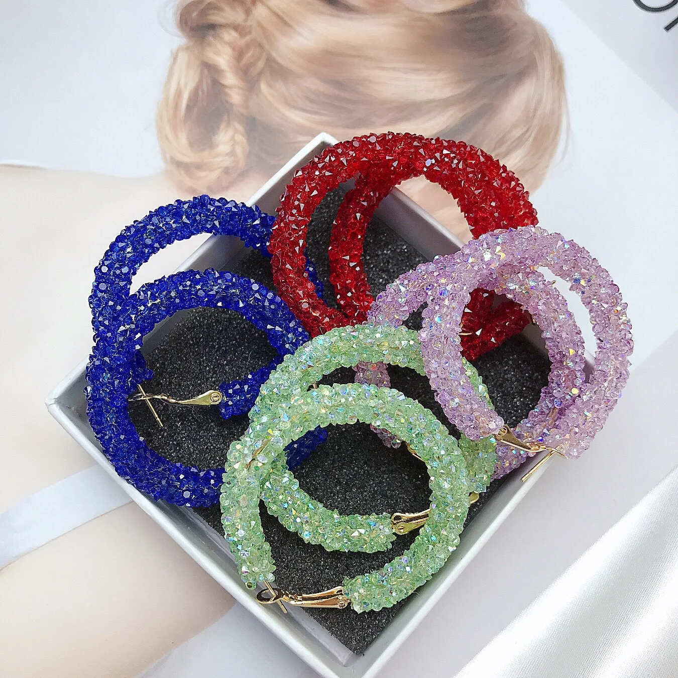 

Women Simple New Design Fashion Charm Crystal Hoop Earrings Geometric Round Shiny Rhinestone Big Earring Jewelry