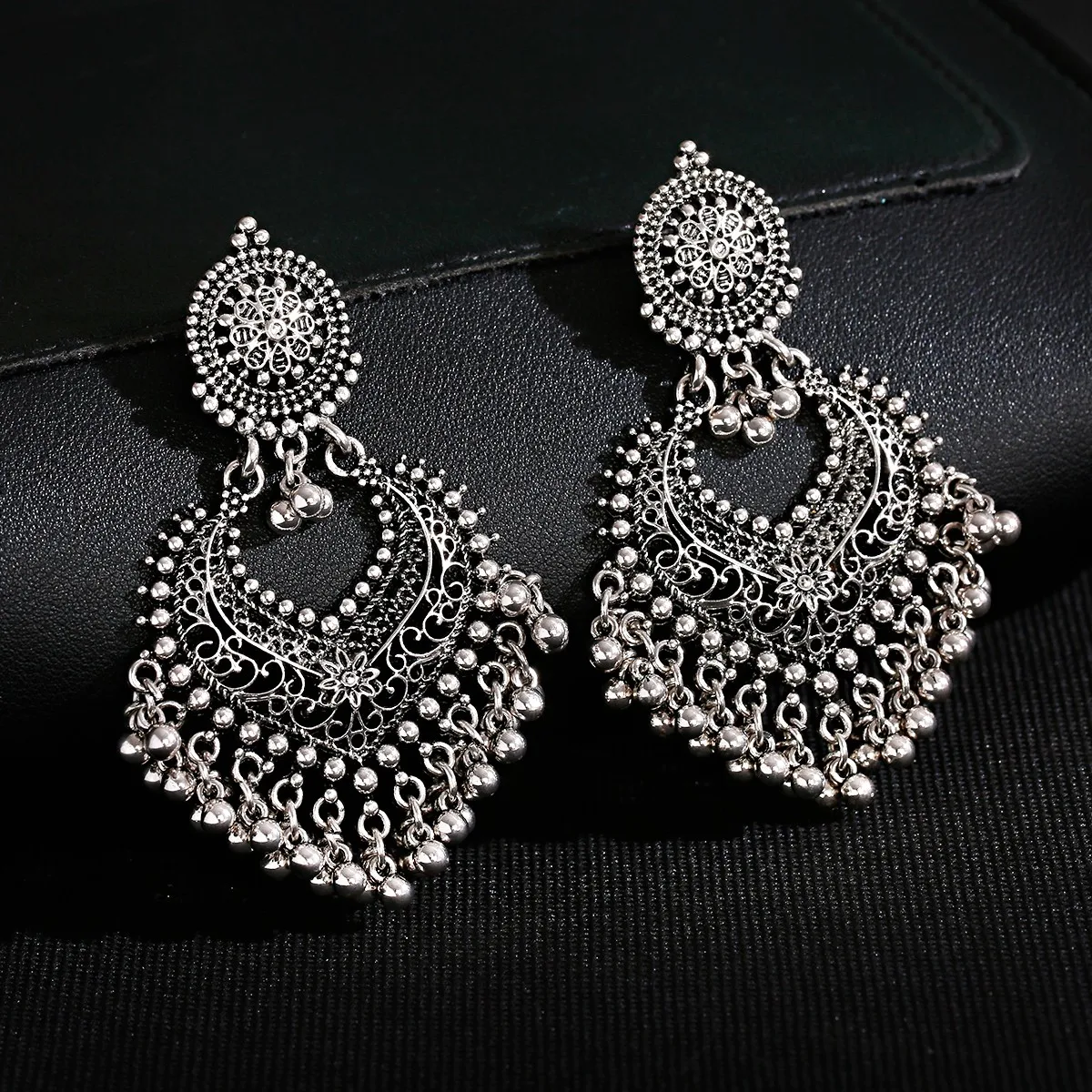 

Women Silver Heart Shape Accessories Bells Indian Jewelry Earrings For Girls Fashion Vintage Earring Dangling Gift
