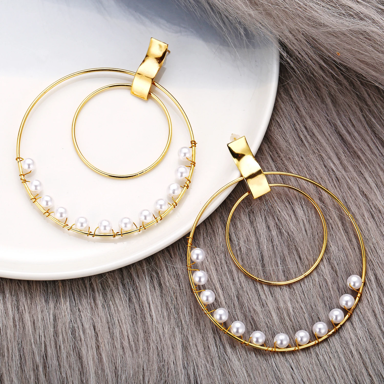 

5040651 Simple Metal Hoop Earrings Women Girl Unique Design Gold Color Big Circle Fashion Jewelry Earrings