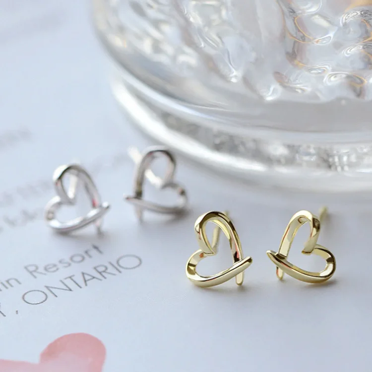 SC 2022 New Love Shape Small Simple Hoop Earrings Silver Needle Gold Plated Pure Color Sweet Heart Stud Earrings for Girls