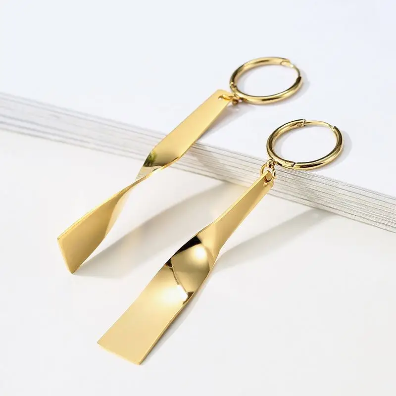 

Kpop Fashion Gold Plated Twisted Rectangle Pendant Earrings Manufacturer Supply Minimalist Cheap Jewelry