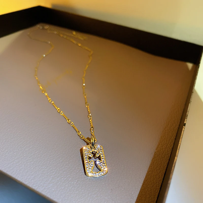 

2021 fashion hollow crystal woman cross pendant necklace