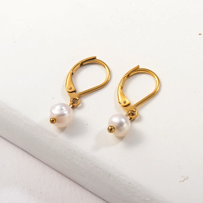 

Baoyan 18k Gold Plated White Pearl Stainless Steel Earings for Women Gift