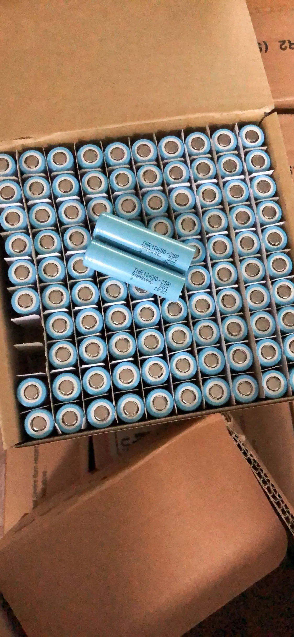 MSDSの平屋建家屋の18650リチウム電池3.7 V 2500mahの充電電池 4