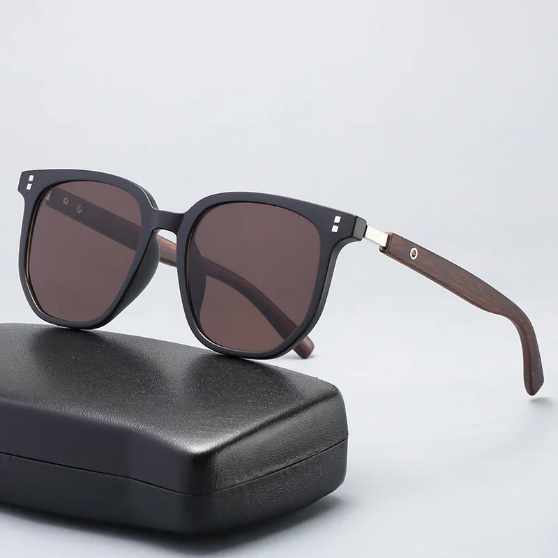 

2024 Hot Sell New Retro Polygonal Large Frame Wood Legs Sunglasses High Quality Mens Transparent Sunglasses Designs