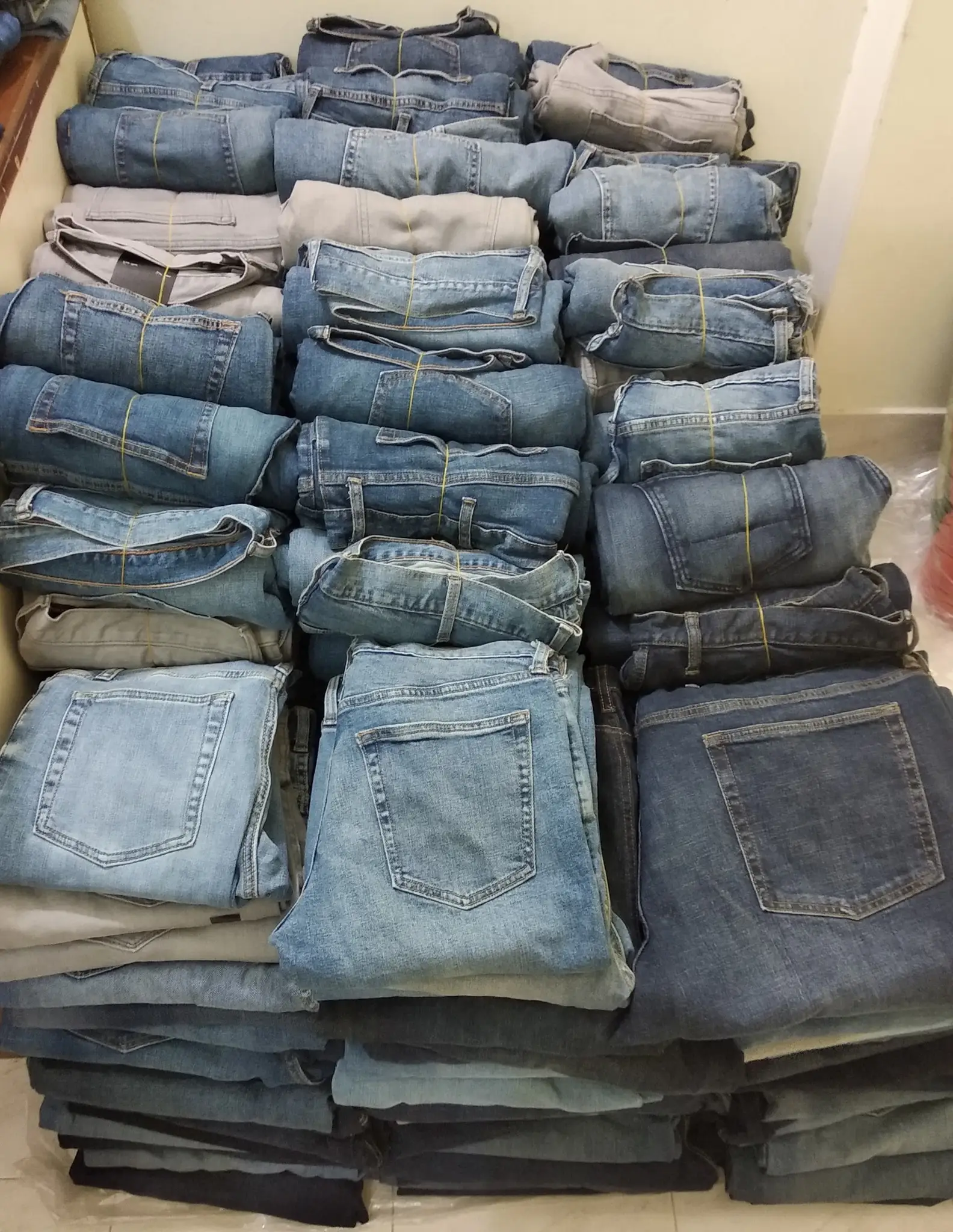 
100% Export Quality Bangladesh Garments Stock Lot Denim Jeans Pant 