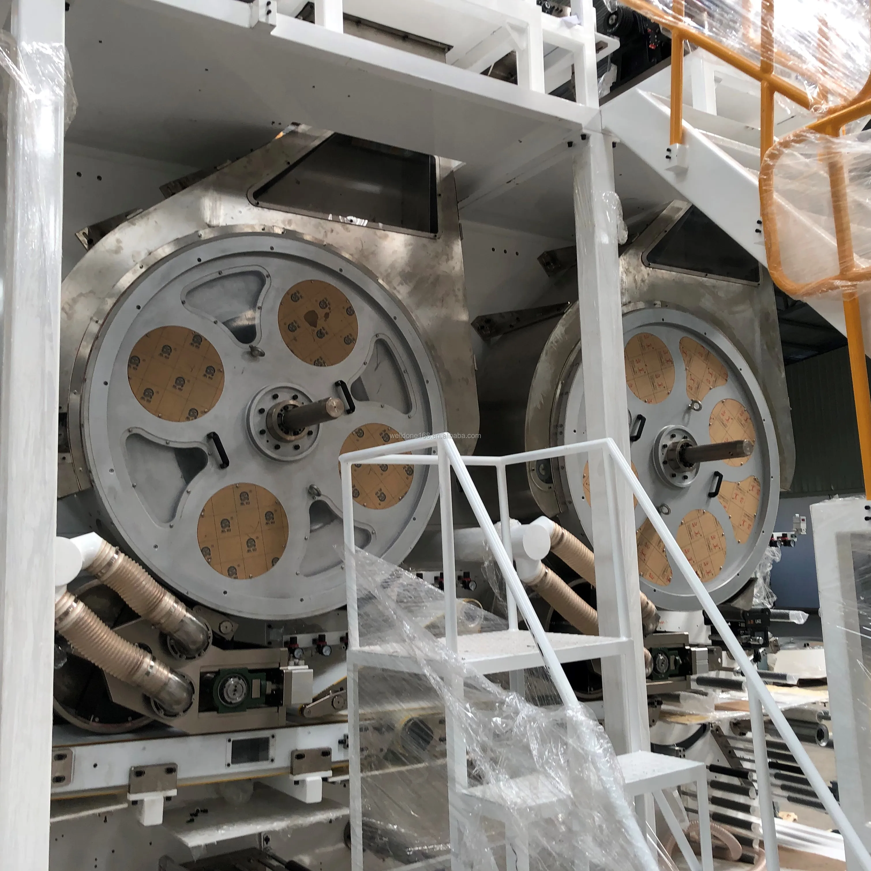 China Supplier Full Automatic Disposable Adult Baby Diapers Machine