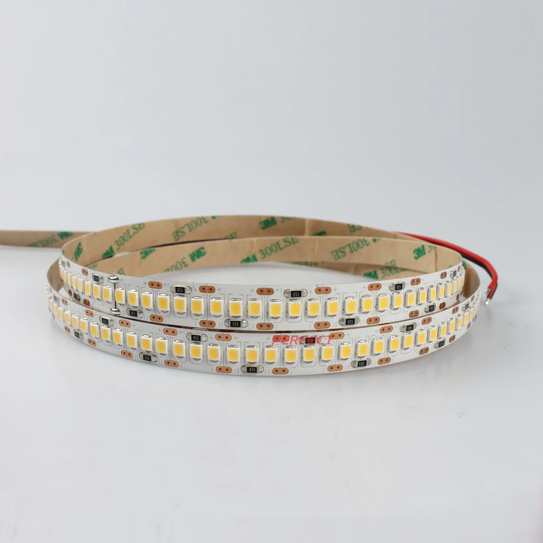 

SMD2835 240LED/M 20w high brightness warm white led strip light with ul