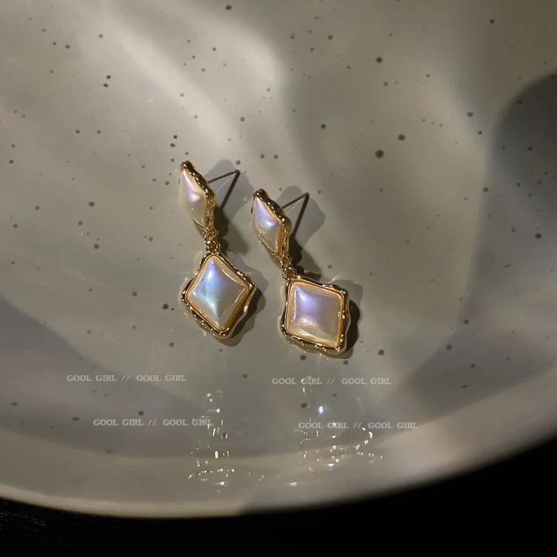 

fashion trendy wholesale geometric pearl square earrings