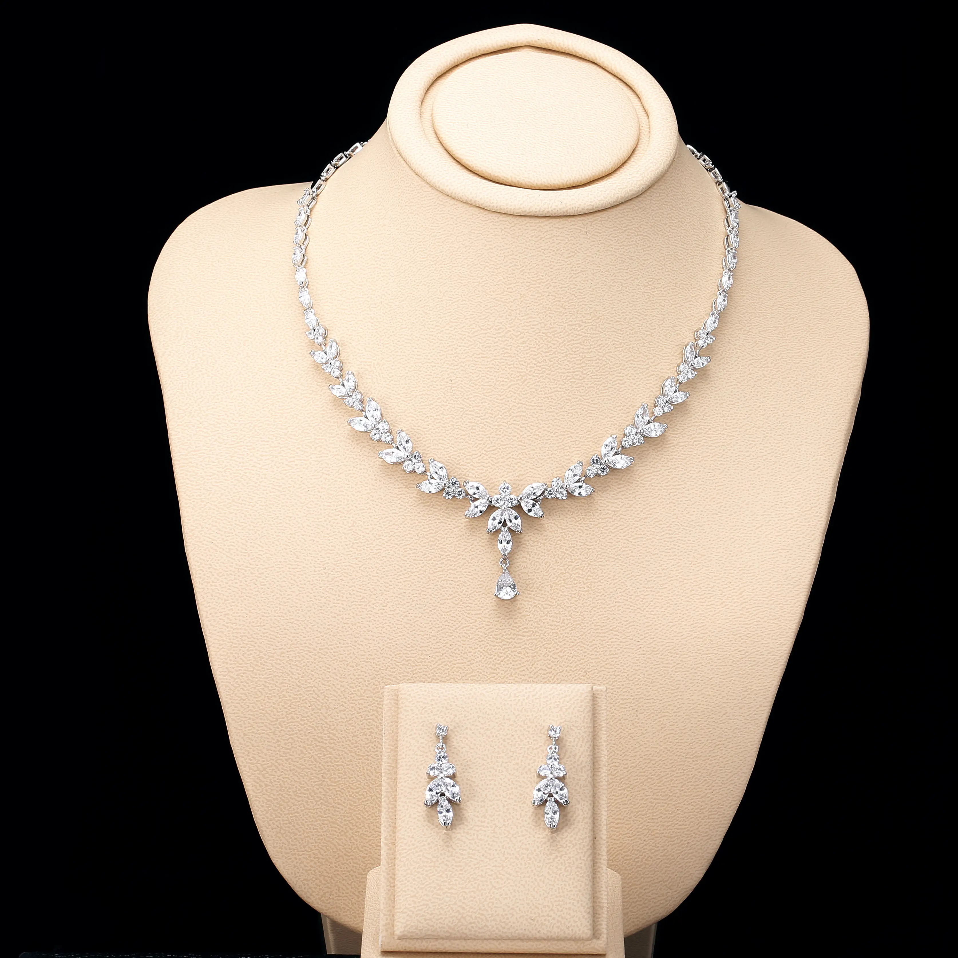 

High-end zircon necklace wedding and party decoration for lady