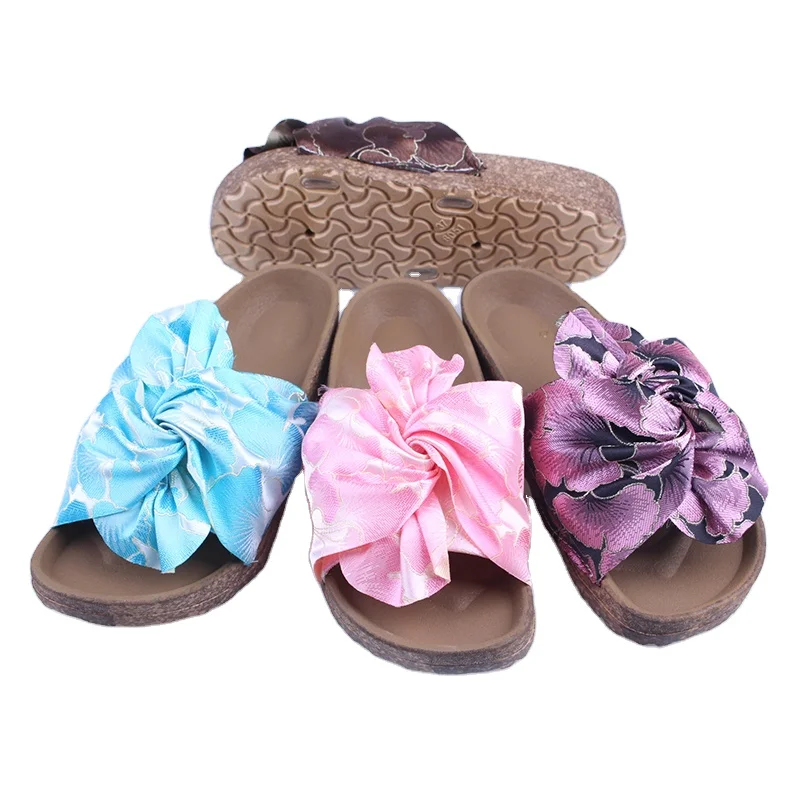 

The factory sells low price, high quality and comfortable soft sole big cloth flower lady slippers