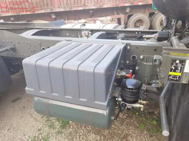 white howo tractor_51