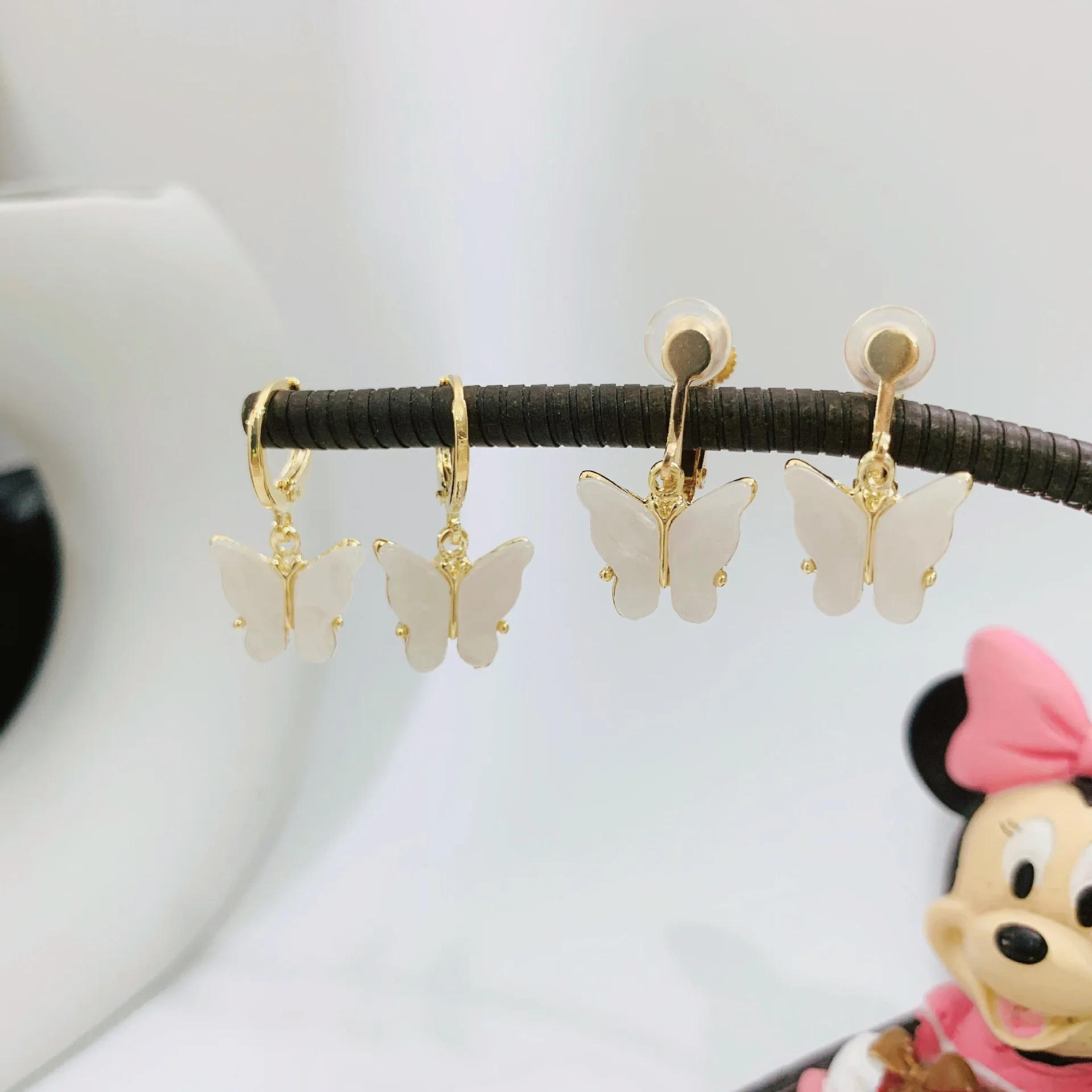 

Temperament butterfly earrings pendant earrings without pierced ear clips