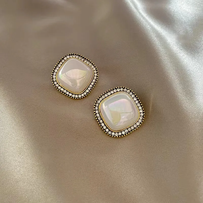 

2022 Wholesale Statement Earrings Gold Plated Pearl Stud Diamond Earring For Girls Jewelry