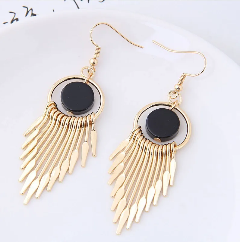 

RTS 2021 Fashion Tend Simple Exaggerated Temperament Personality Metal Alloy Gold Sweet Tassel Hoop Earrings for Women Girls