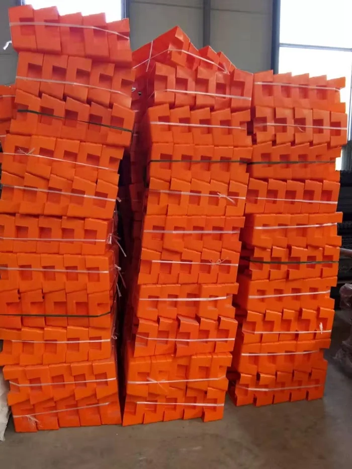 에 대한 최신 회사 뉴스 임시 담을 위한 콘크리트에 의하여 채워지는 안정되어 있는 지원 임시 담 기초 사출 성형 플라스틱 발  5