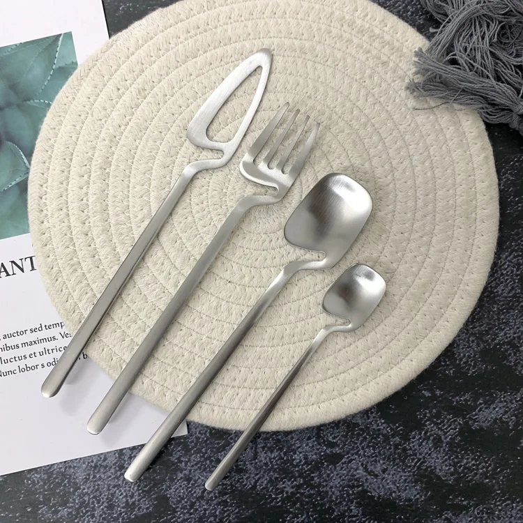 

2021 hot selling hanging flatware eco friendly cutlery set kitchen knife set forks and knives set hanging in a cup, Silver