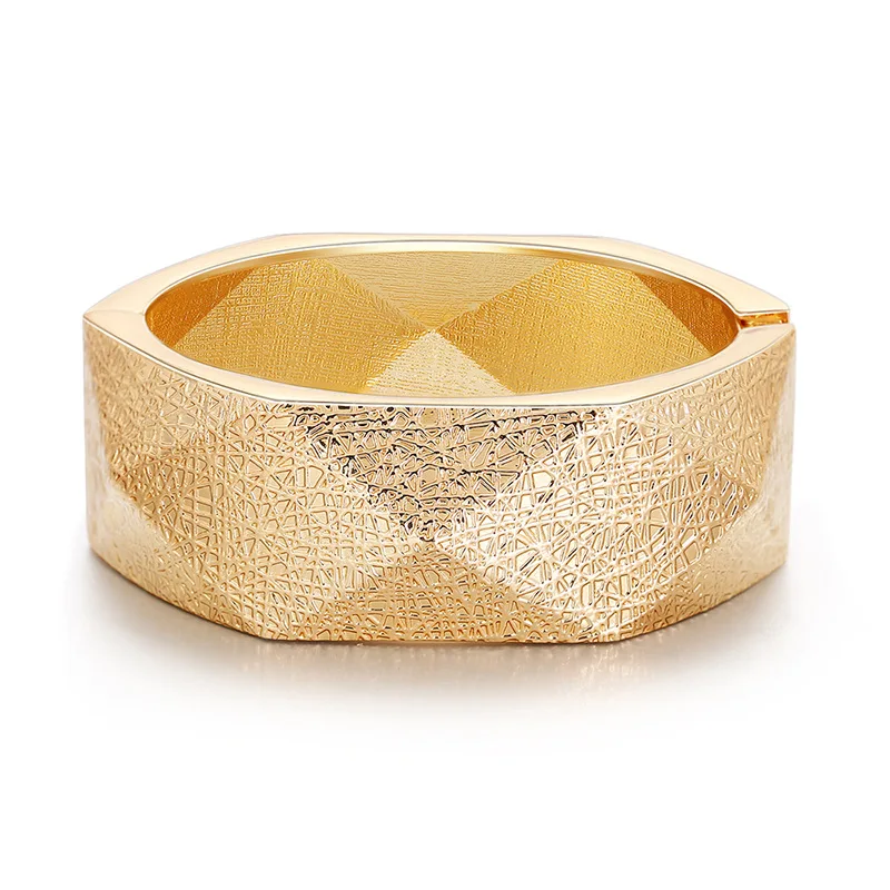 

Charare Rhombus faceted brushed open alloy bracelet, Picture