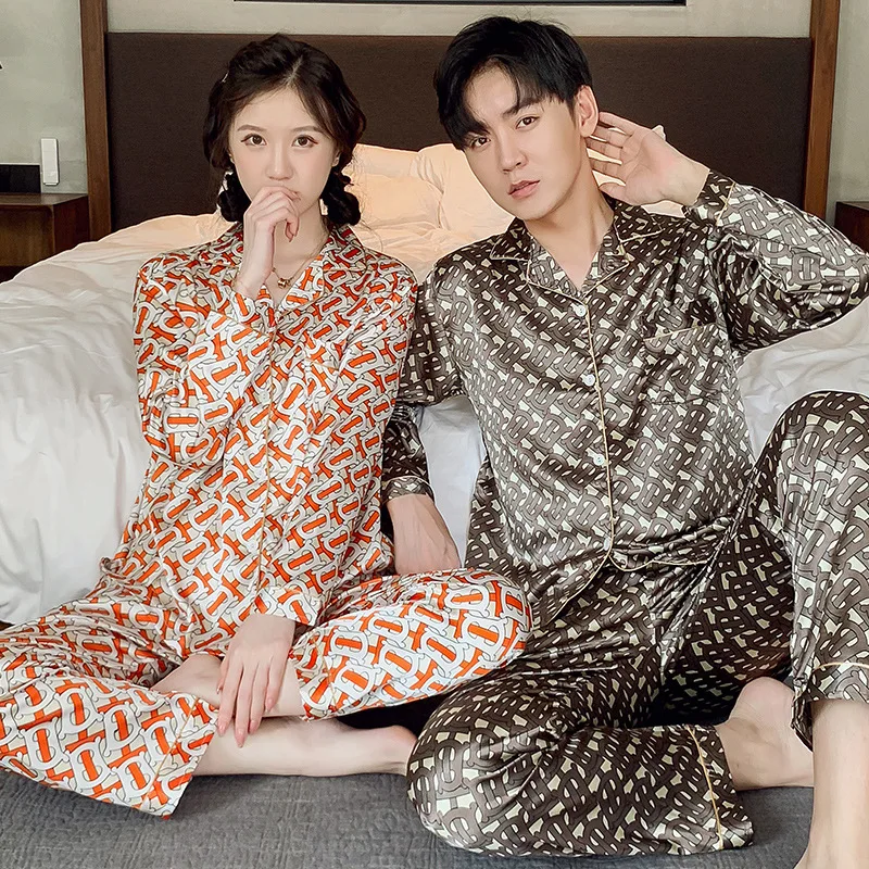 

Korea Sleepwear Vendor Piyama Tidur Pijama Feminino Designer Pyjama Couple Pjs Pajama Man Satin silk nightgown For Women, Picture shows