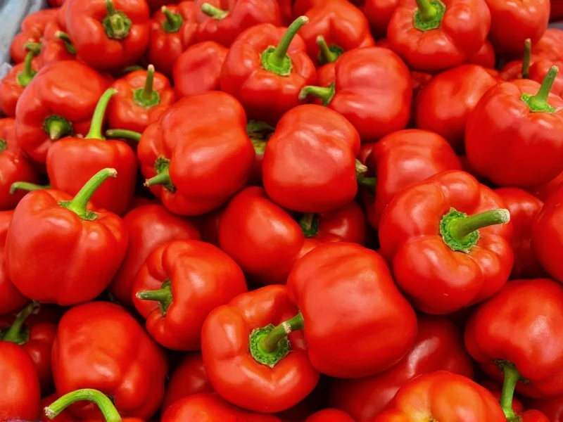 paprika what is it made of