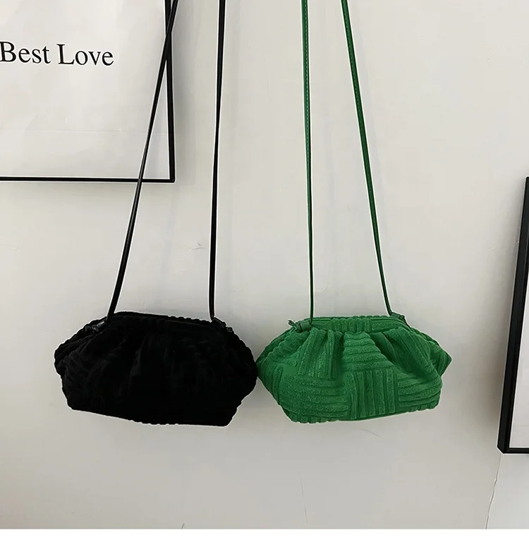 

2021 Winter Solid Color Velvet Fabrlc Handbags Cross Shoulder Girl Small jelly Bag Purse Fashion Ladies Cloud Bags