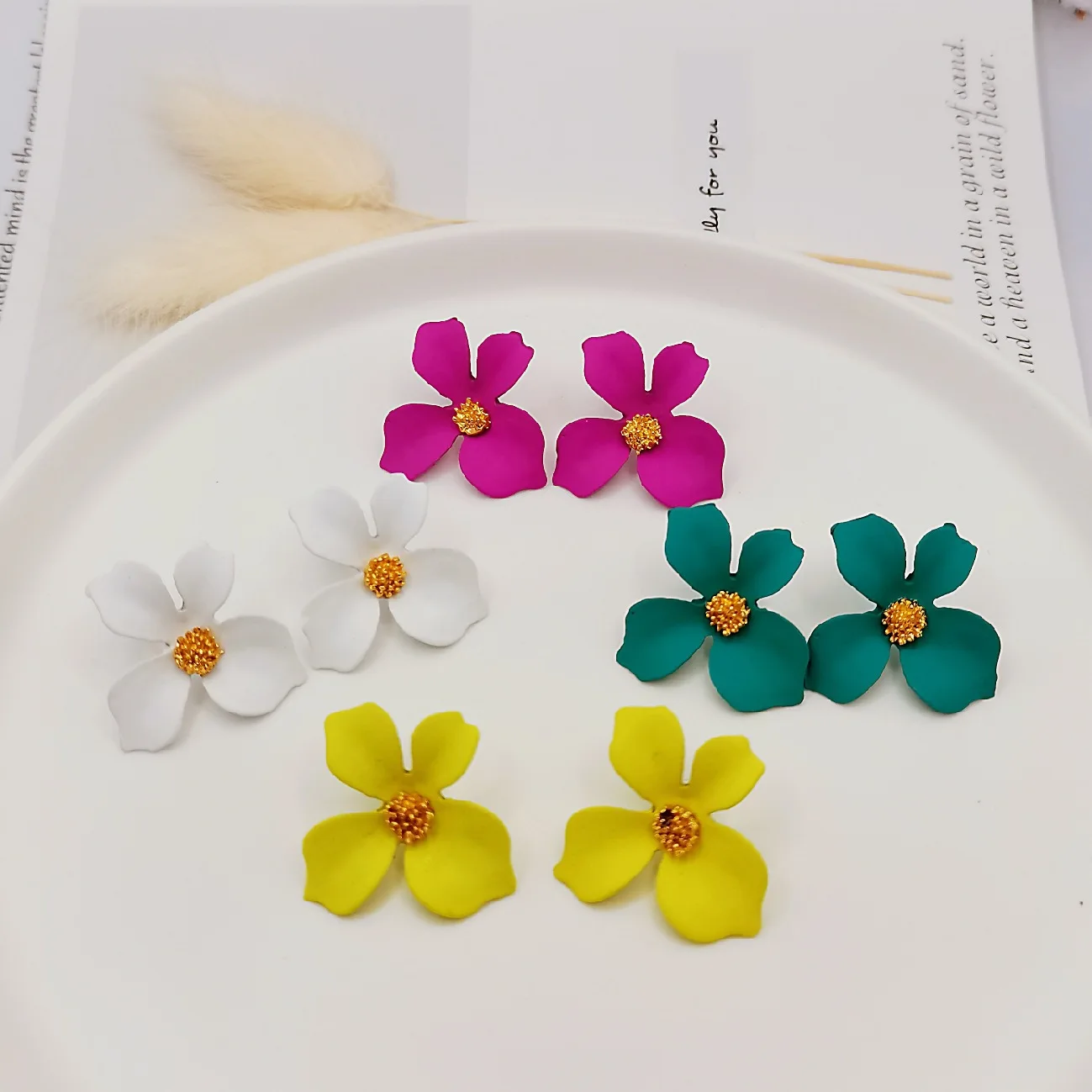 

2022 Spring Hawaiian Jewelry Wholesale Girl Cute Dainty Flower Stud Earing Colorful Designer Korean Earrings For Women Fashion