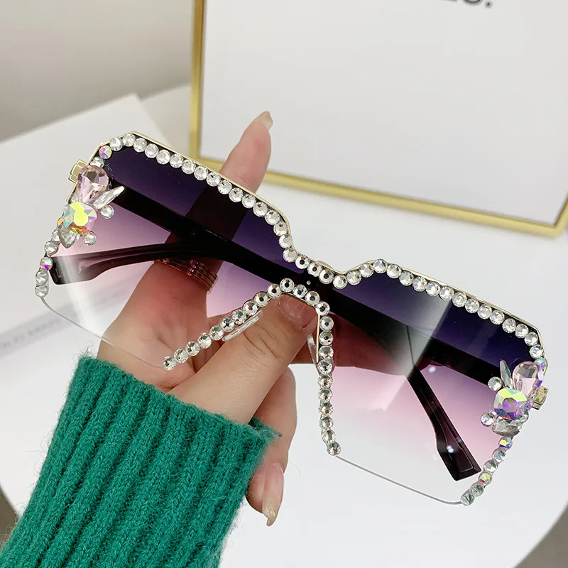 

2023 New Luxury Rhinestone Female Shades Sun Glasses Anti UV Gradient Sunglasses Lunette De Soleil