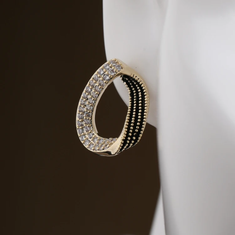 

Fashion Gold and Silver Plated Handmade Micro Pave Zircon Twist Triangle Earring Post Earring