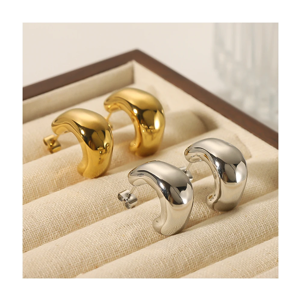 

Minimalist Titanium Steel Waterproof Women Jewelry Statement Thick Gold CC Hoop Earrings For Women Gift