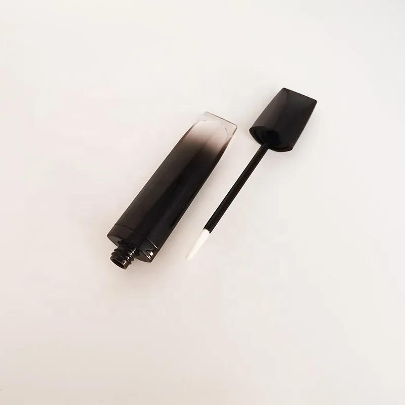 
new coming flat shape lip gloss packaging black lip gloss tube with applicator 