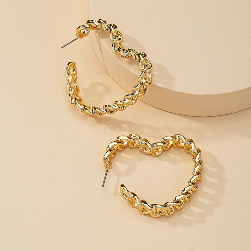 

Hot Sale 18k Gold Plated Link Hollow Heart Shaped Earrings Trendy Brass Chain Love Shaped Open Hoop Earrings For Women