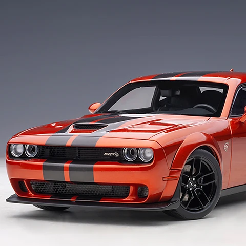 

Autoart 1:18 DODGE CHALLENGER SRT HELLCAT WIDEBODY 2018 car model simulation alloy