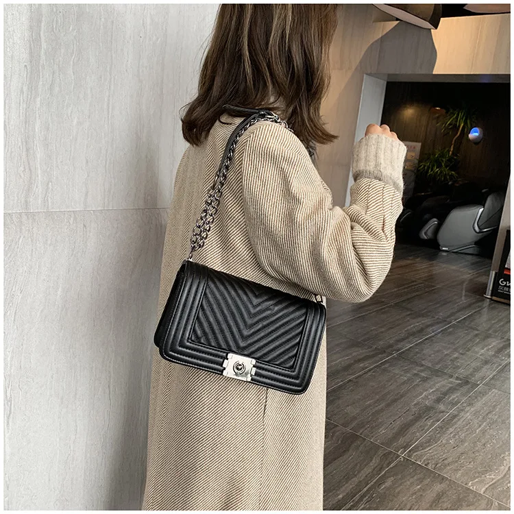 

2021 Classic Female Korean Style Small Sweet Wind Joker Chain Single Shoulder Diagonal Span Small Square Bag Casual Bag, Red, black, white,champagne