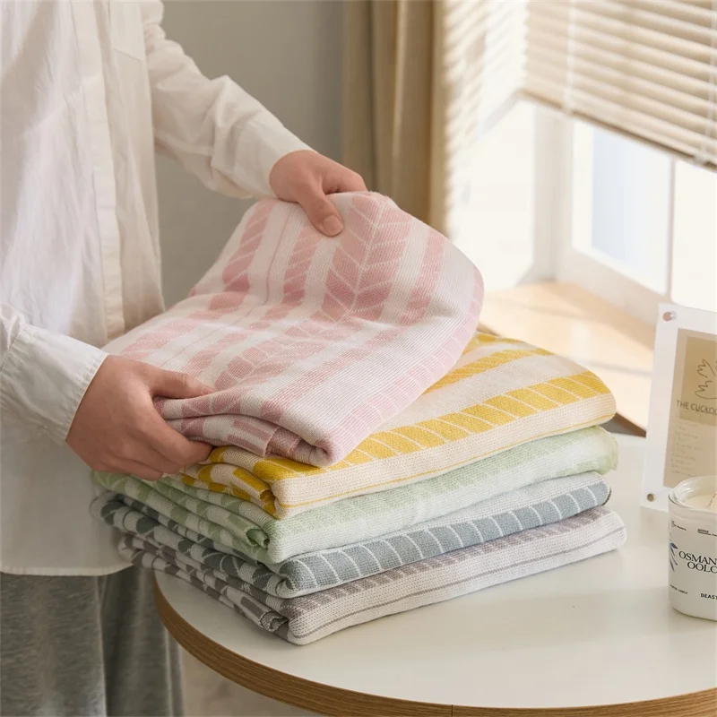 NQD Soft Custom 100% Bamboo Fiber Leaf Lightweight Knitted Throw Blanket Summer Fall