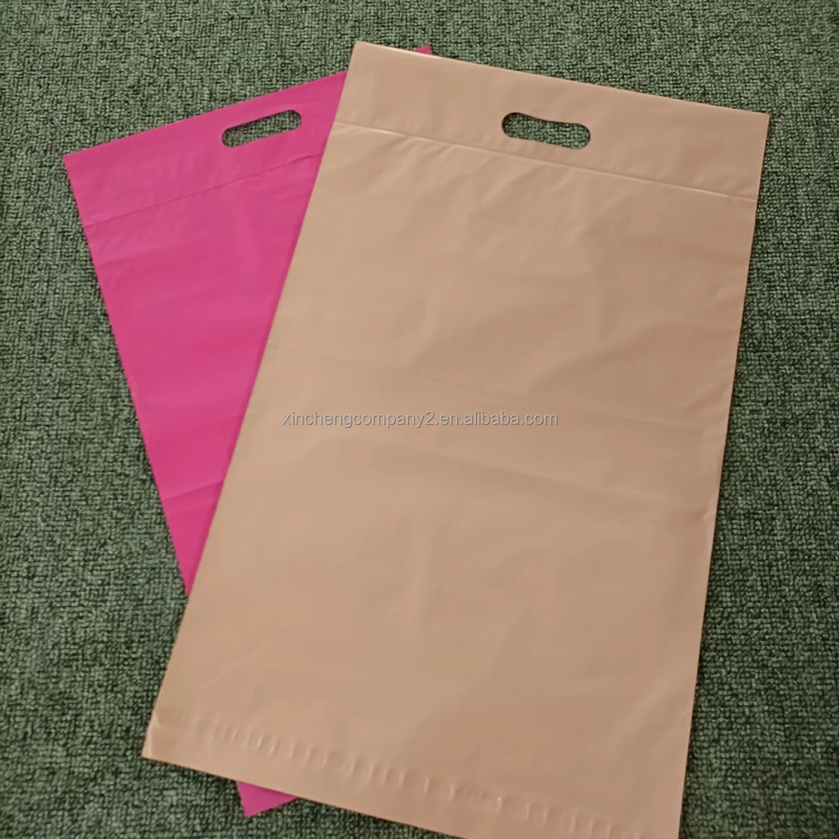 

Hot Sale Factory Recycle Plastic Mailer Packaging Self Adhesive Mailing Bag With Handle