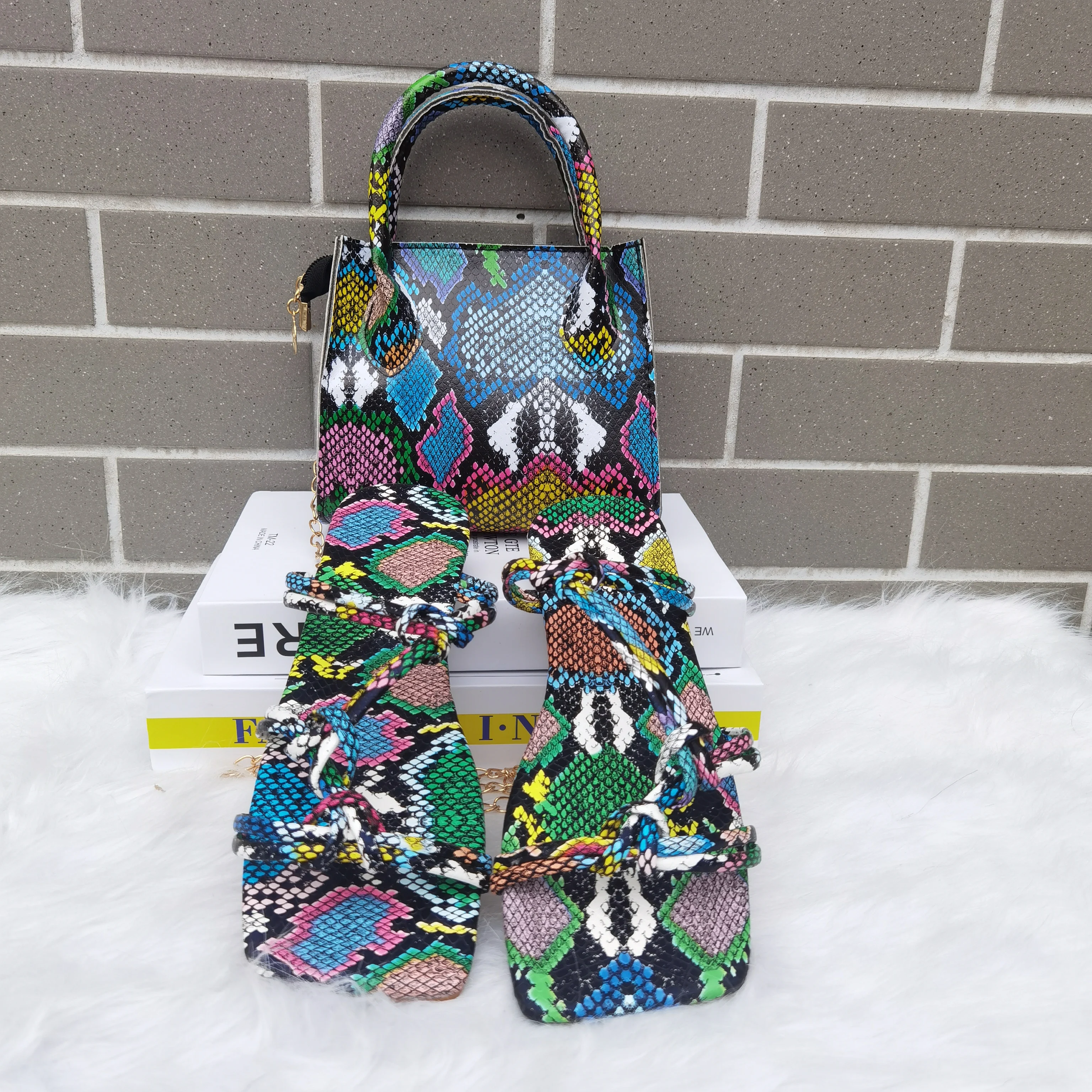 

2021 fashion woman bags and shoes summer sandals and purse sets 2021 matching sandals and purse, Green