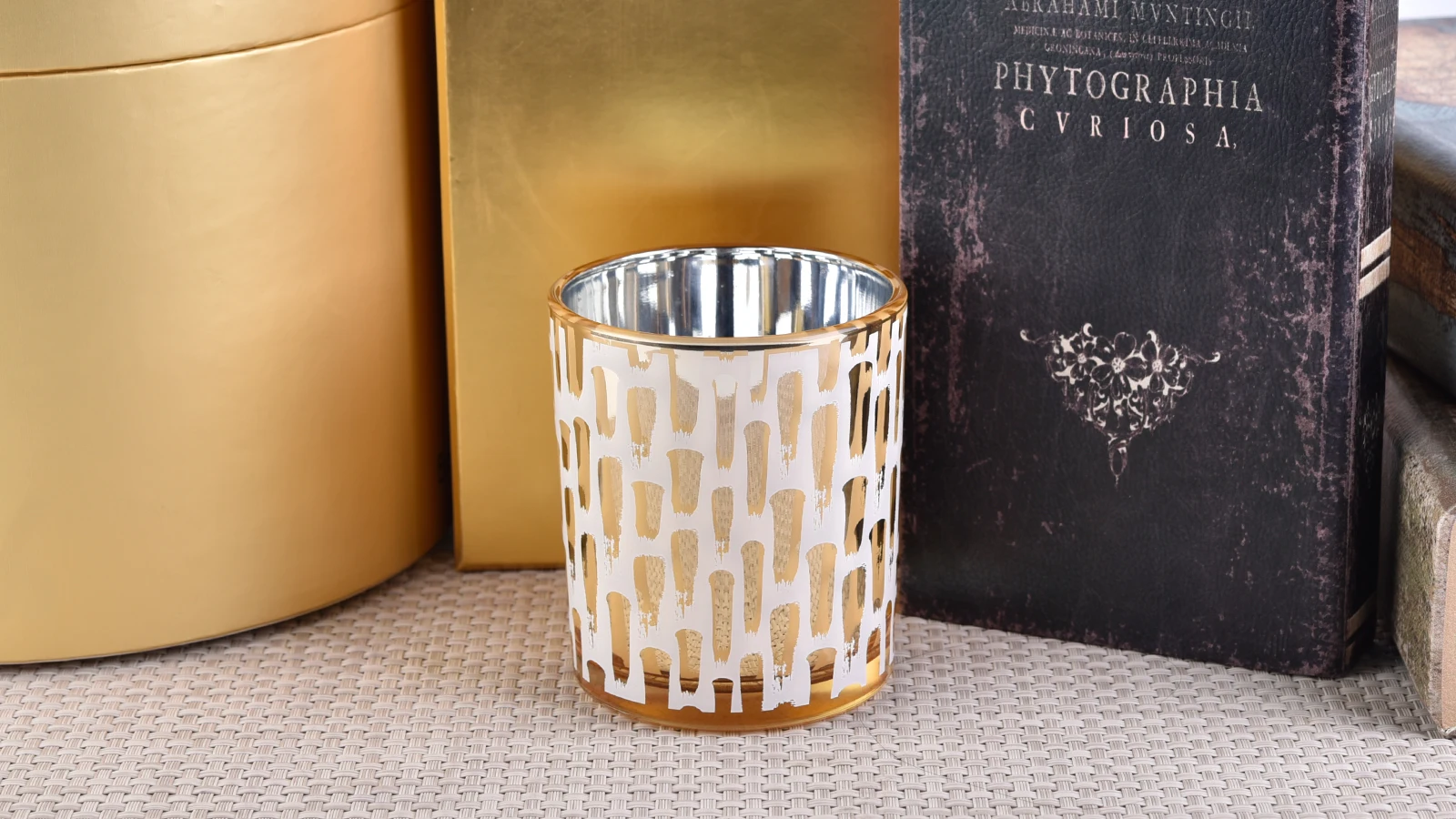 SG88100 Luxury Metallic Color Glass Candle Holders Home Decor