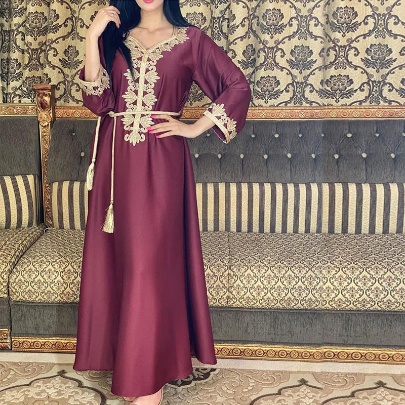 

Supply Middle East Turkey abaya dress with embroidery lace caftan moroccan kaftans dubai women kaftan dresses Islamic Clothing, Picture color