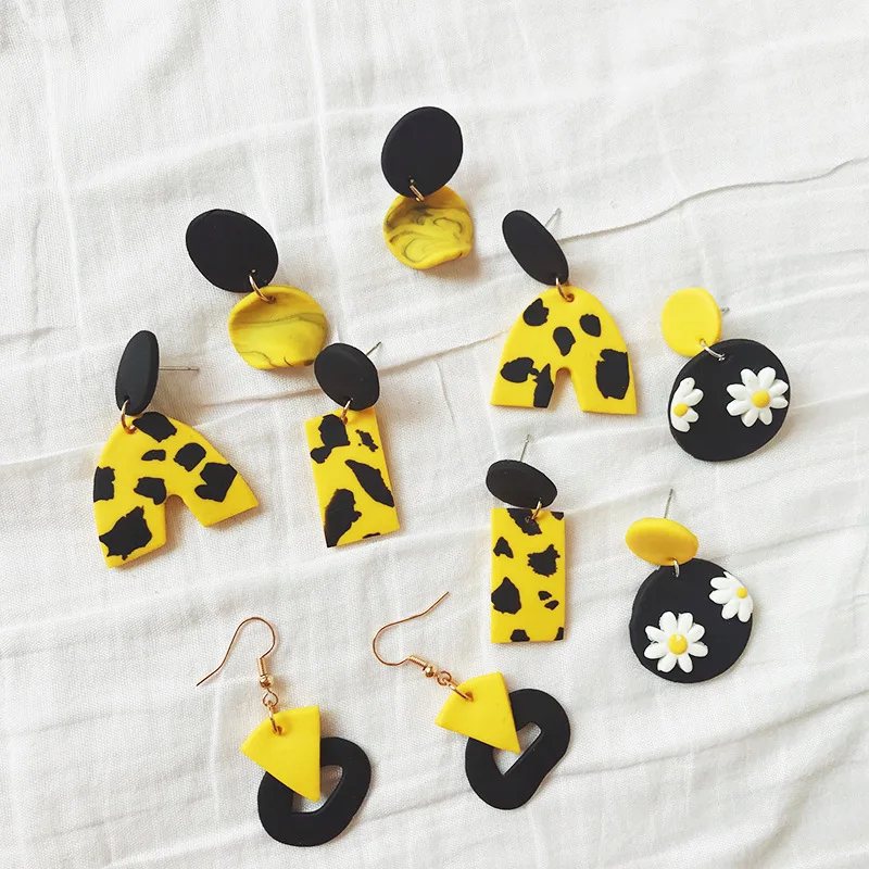 

Creative Polka Dot Geometric Handmade Flower Polymeric Clay Pendant Earring