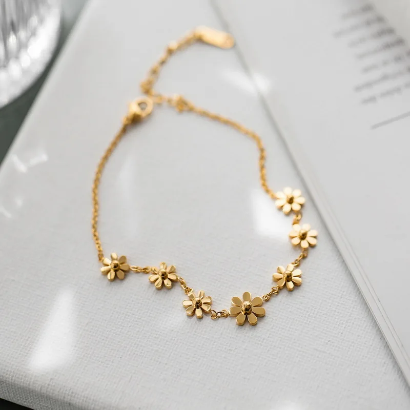 

Dainty Waterproof Jewelry 18K Gold Plated Daisy Linked Anklet Stainless Steel Flower Leg Chain Anklets For Women YF2969