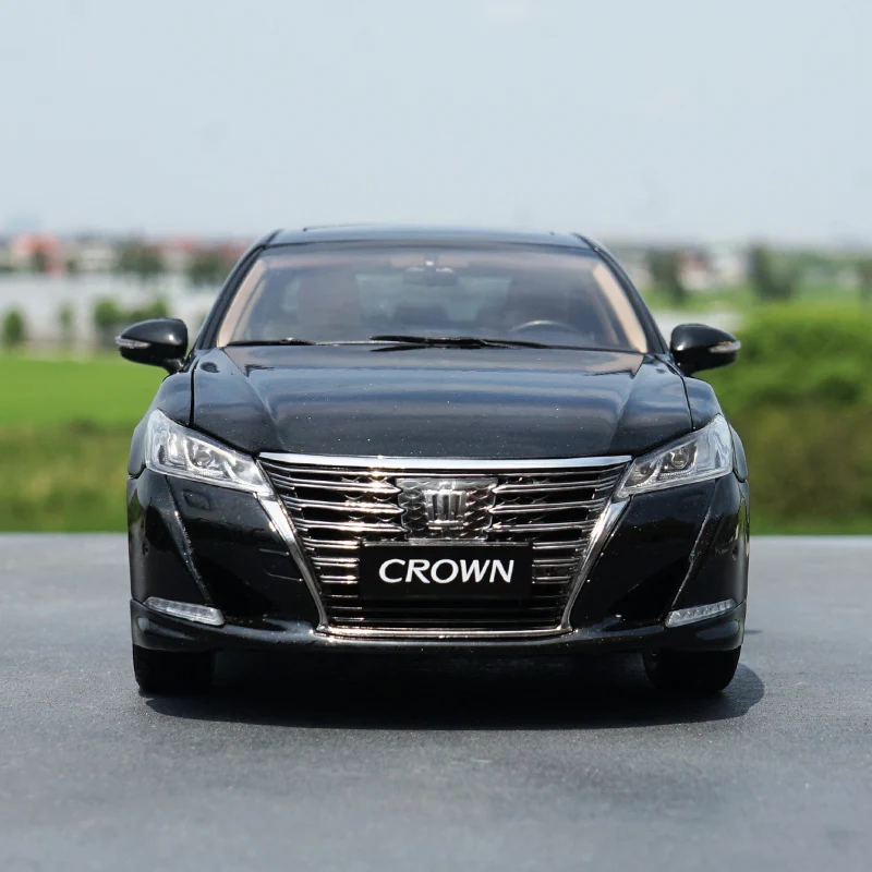 

Zhengfeng 1/18 original factory Diecast Alloy Model car TOYOTA CROWN Toyota new Crown 2016 model for gift and collection
