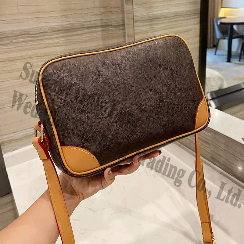 

Unisex Real Leather Woman Men All Over Letters Message Box One Side Shoulder Bag Crossbody Bags Lady