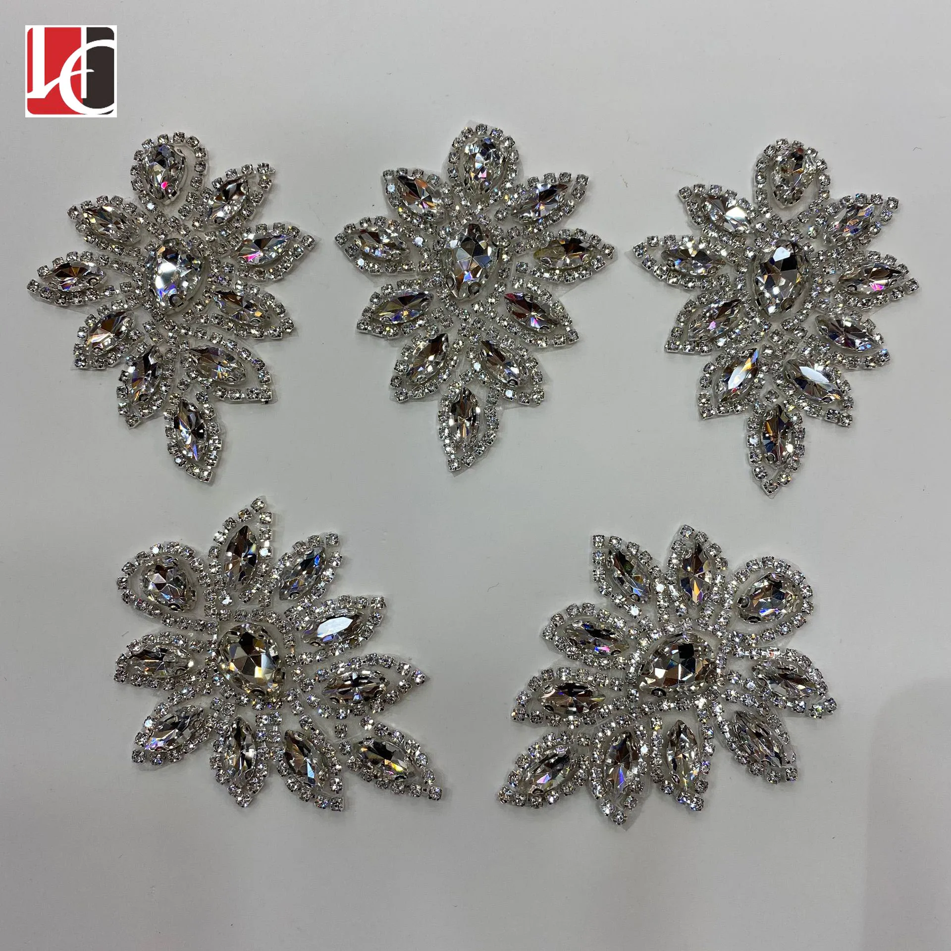 

HC-15013 Hechun high quality crystal bead rhinestone applique for garment, White