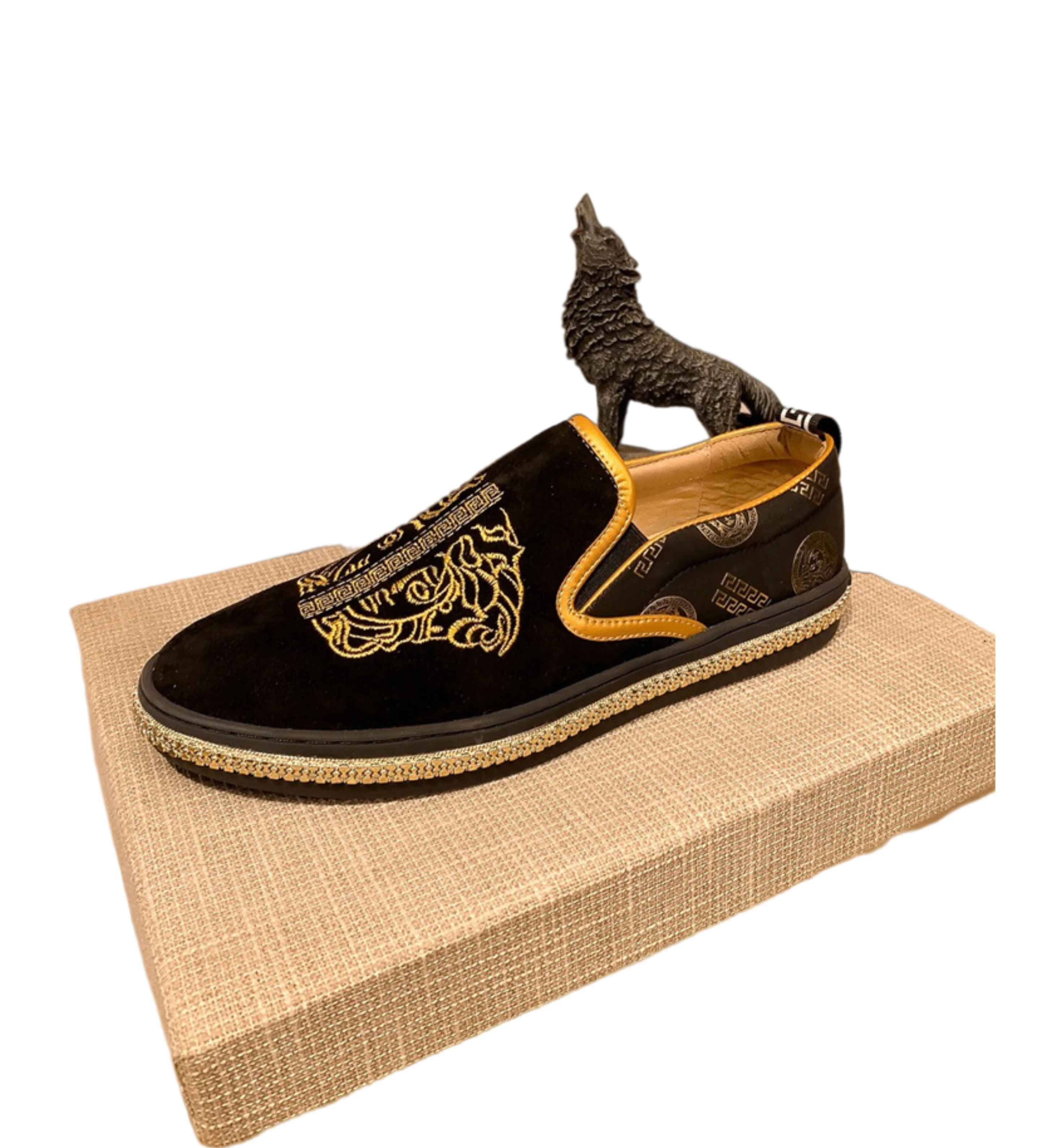 

Casual Soft Round Head Flat Shoes Embroidered Slip-On Low Cut Loafers, Black,white