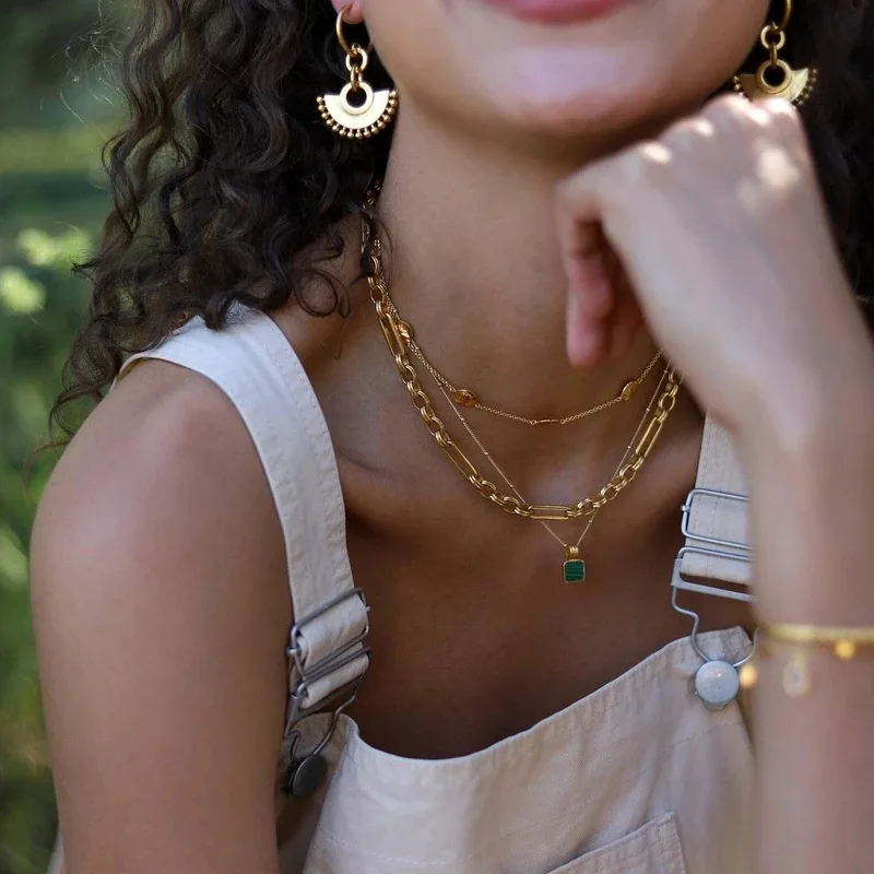 

Gold square natural green malachite beaded necklace choker