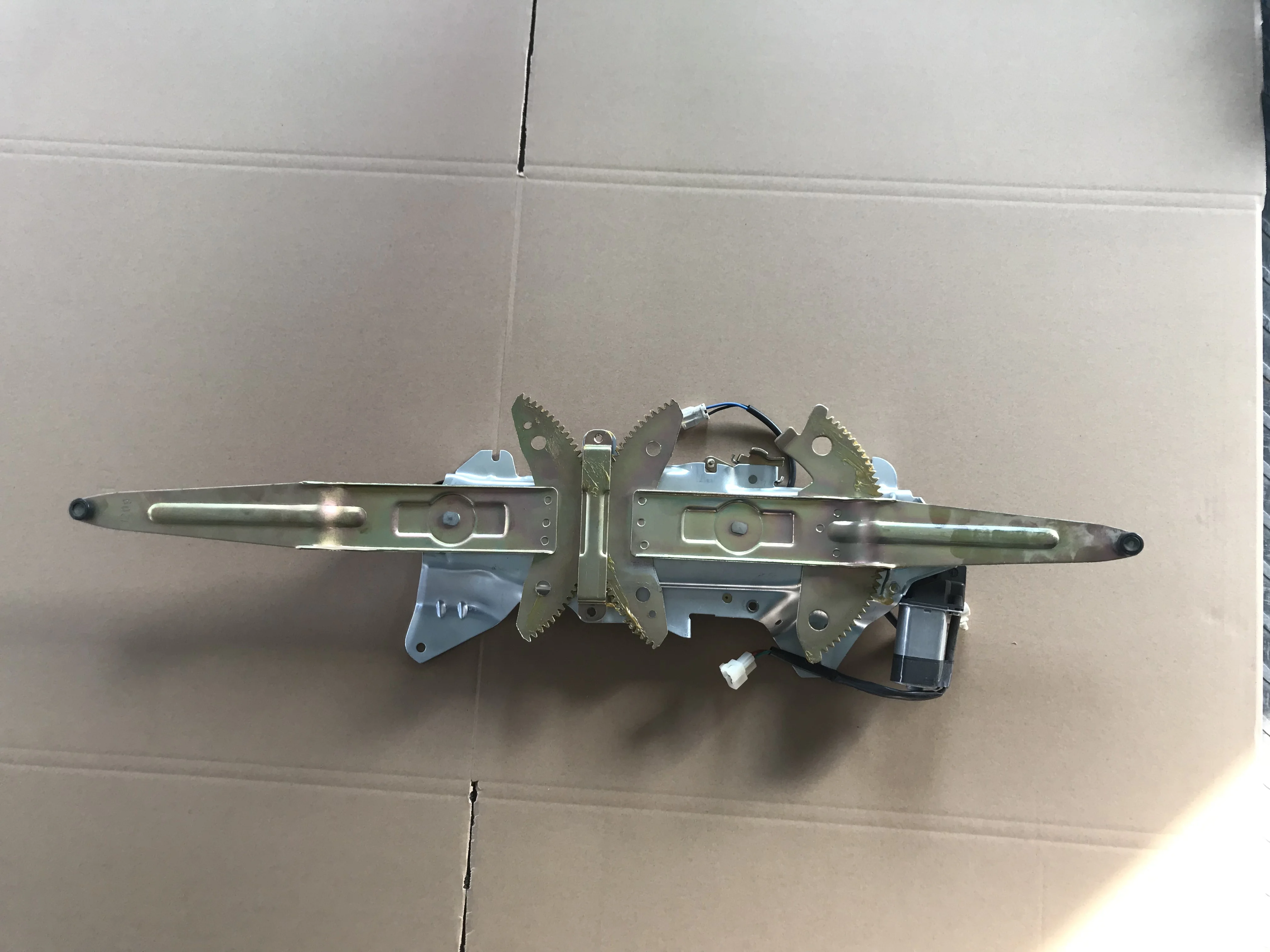 Great Wall Safe Auto Parts 6304010f00 Glass Regulator Assytail Door