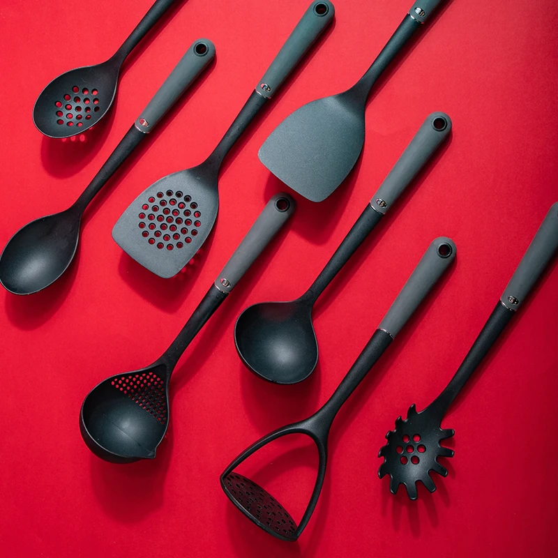 

2021 Amazon Hot Sale 8-piece Nylon Kitchen Tools Kitchen Accessories Cooking Utensil Set, Black