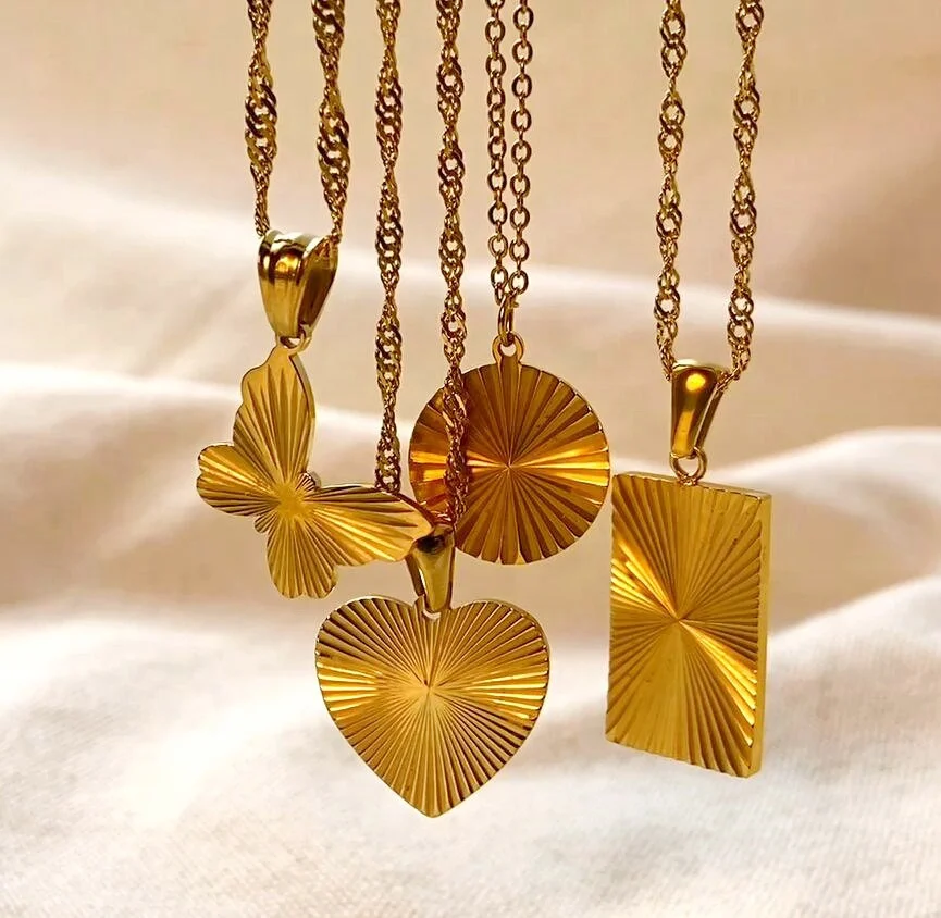 

Sunburst Signet Pendant Necklace For Women 18k Gold Plated Stainless Steel Heart Butterfly Sunlight disc Coin Choker Neckalce