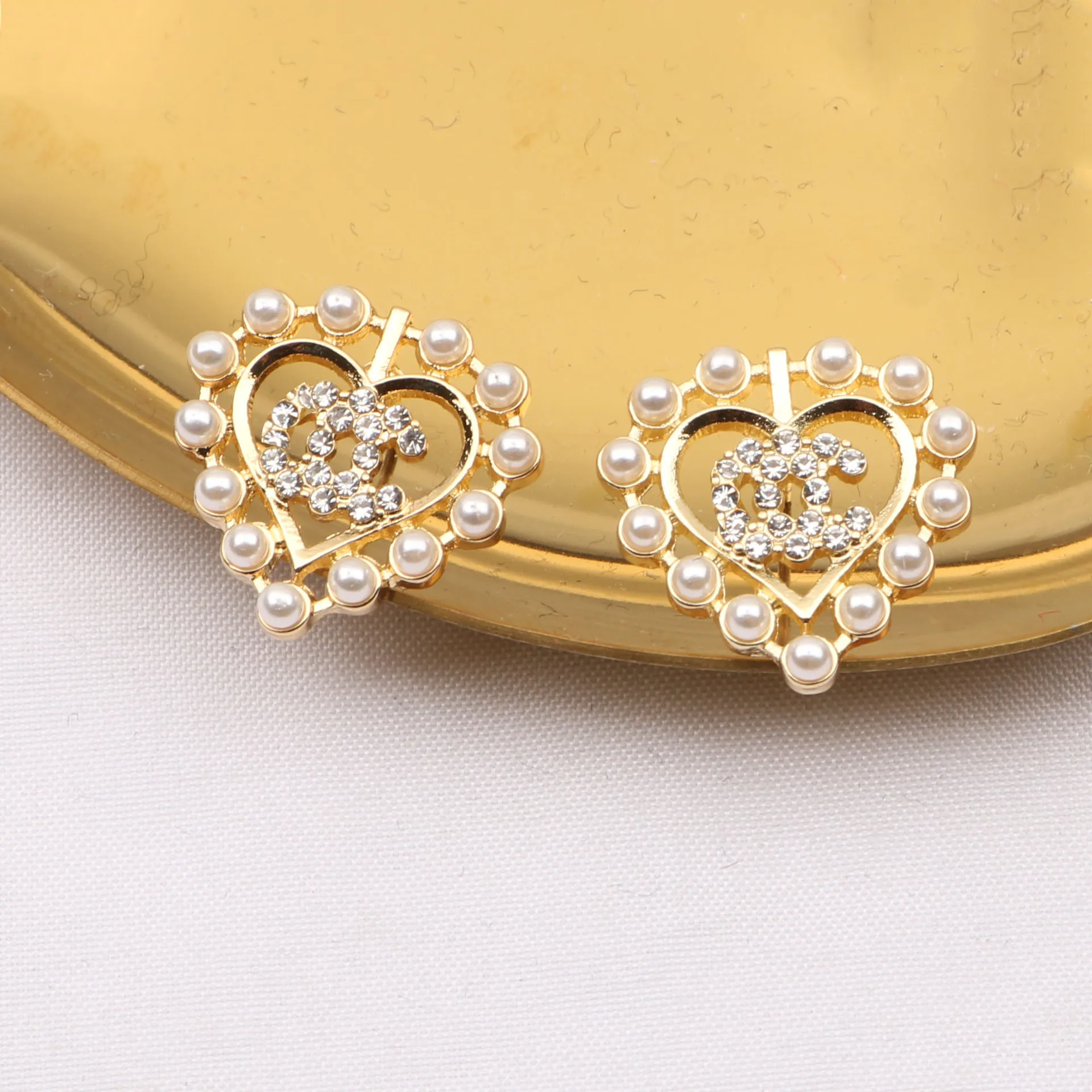 

Tixu designer earrings popular brands ladies pearl letter earrings luxury earrings wholesale, Gold color