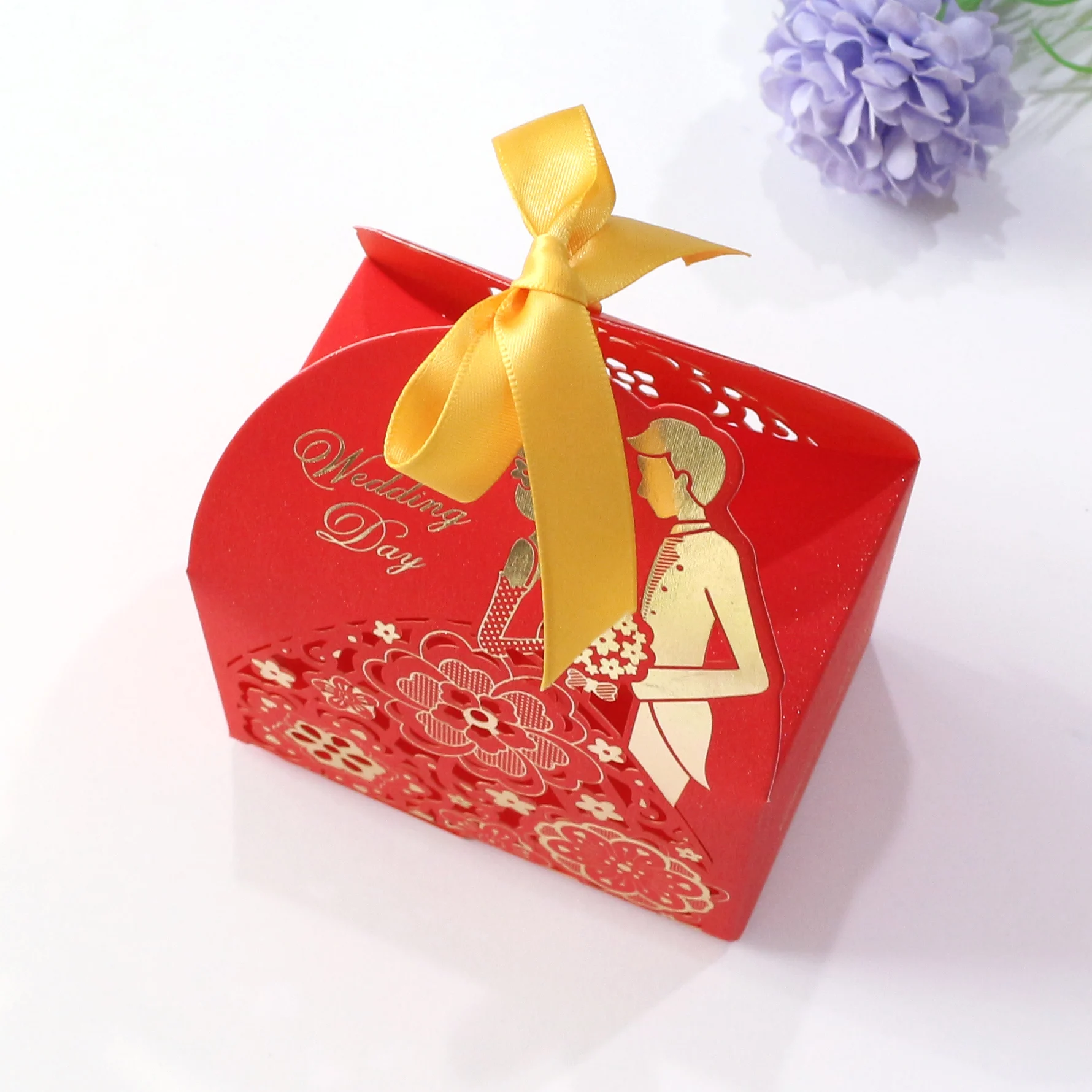 

Wholesale Hollow Red Floral Ribbon Chocolate Packaging Box Wedding Invitation Gift Candy Boxes